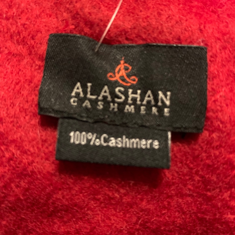 100% cashmere red scarf with fringe ❄️ - Picture 5 of 6